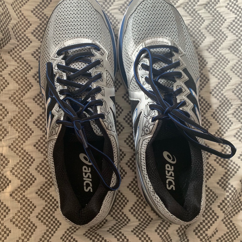 Men’s ASICS brand new ASICS shoes